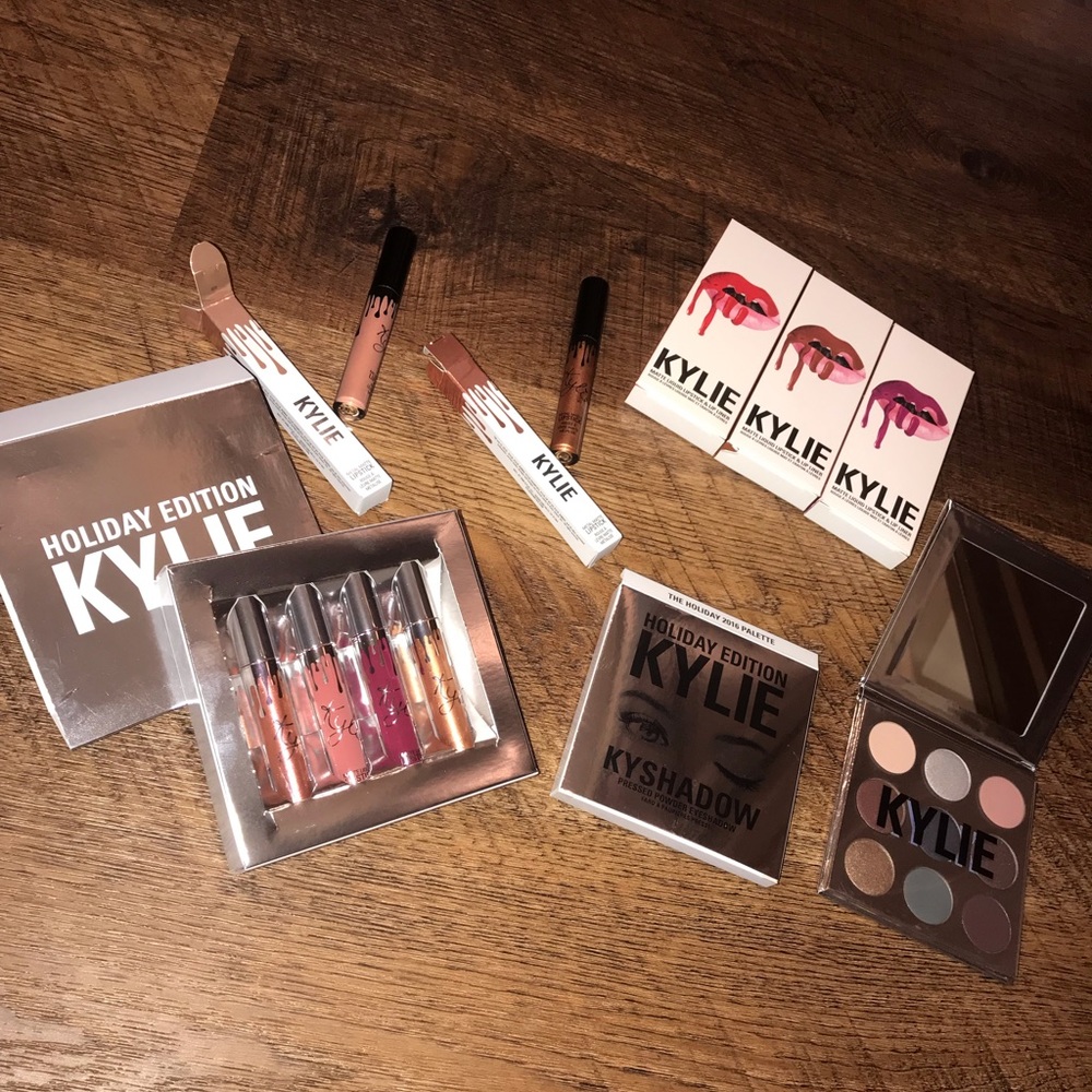 Kylie Cosmetics Lot Eyeshadow Palette 9 Lipstick